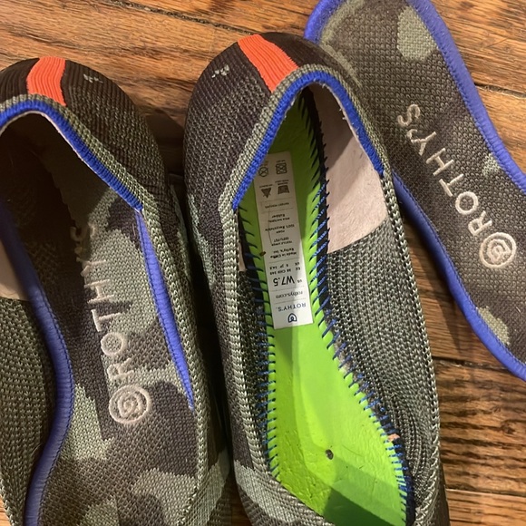 Rothy’s camo flats size 7.5 - Picture 2 of 3
